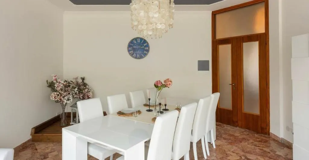 Como Diamond Apartment Lipomo
