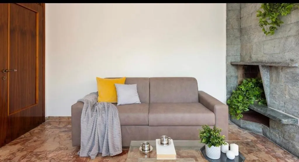 Como Diamond Apartment Lipomo 0*,  Ιταλία