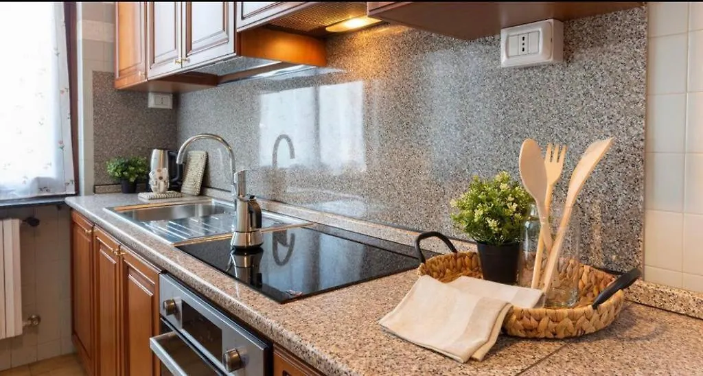 Como Diamond Apartment Lipomo Ιταλία
