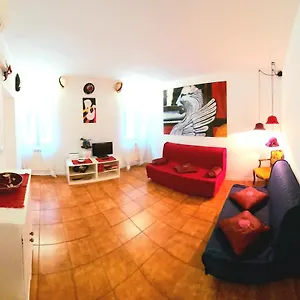https://the-hatters-venice-apartment.hotelslidodijesolo.com