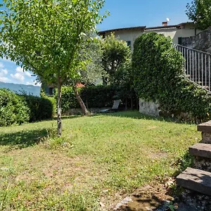 Apartment Apt With Private Parking & Shared Pool!, Nesso