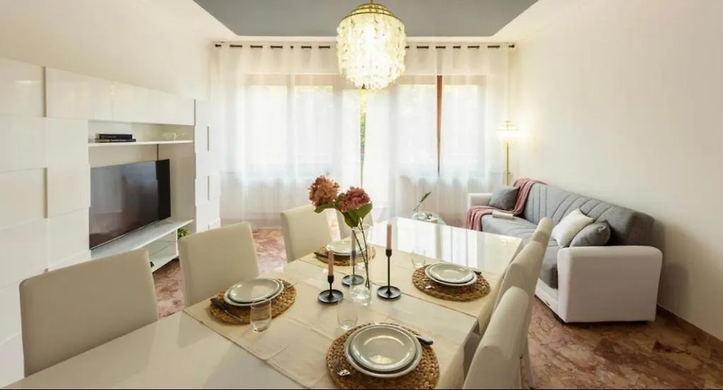 Como Diamond Apartment Lipomo