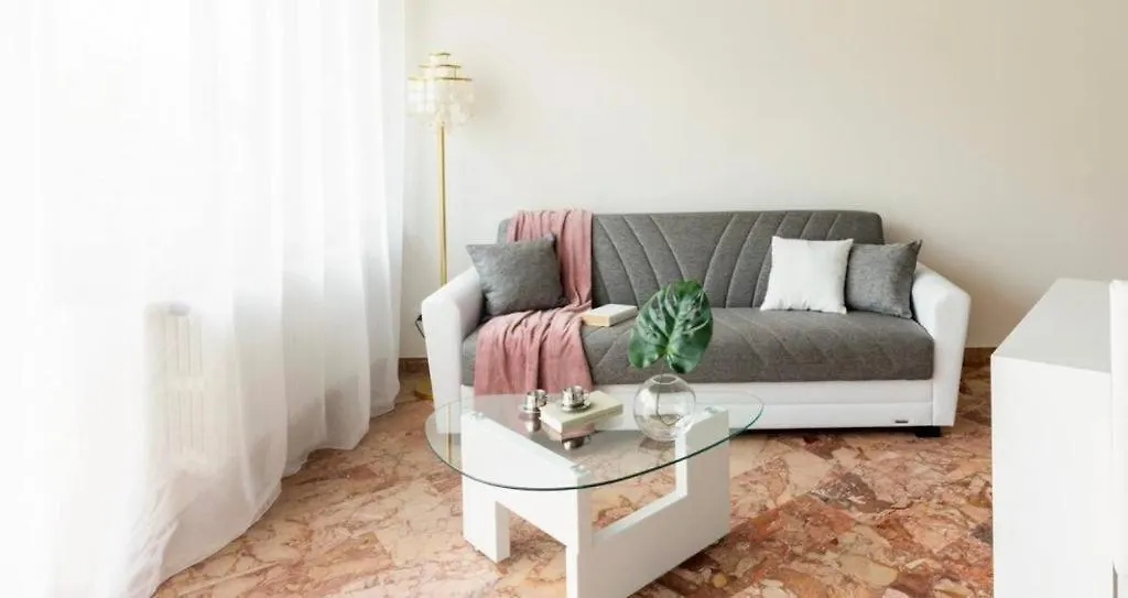 Como Diamond Apartment Lipomo